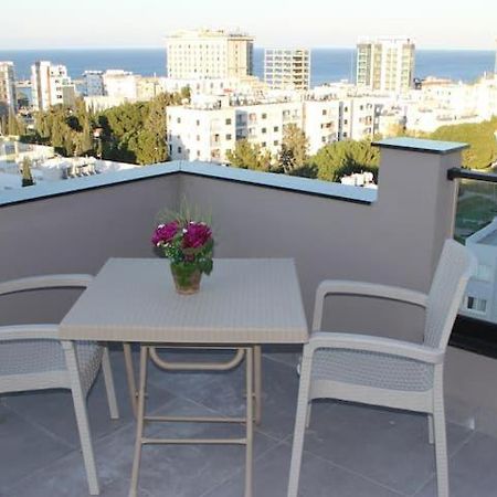 Okman Homes Кирения Екстериор снимка