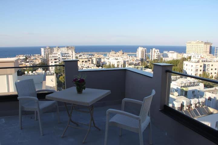 Okman Homes Кирения Екстериор снимка