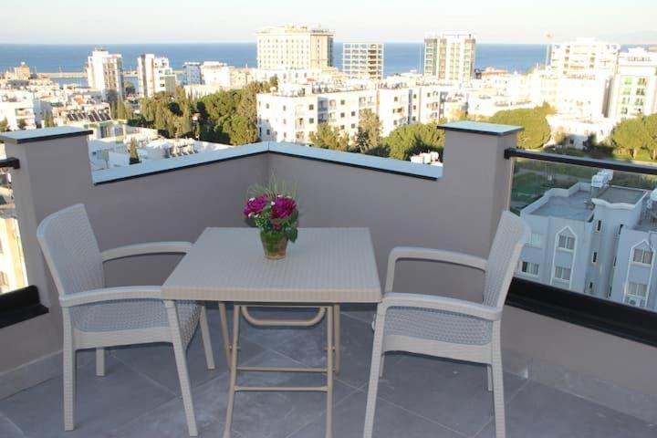 Okman Homes Кирения Екстериор снимка